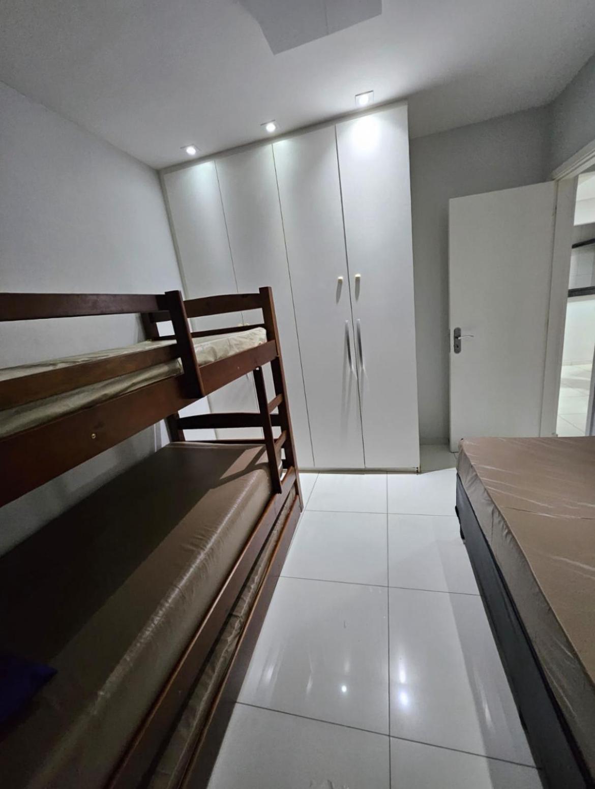 Pitangueiras Service, 2 dormitórios, piscina, 100 m praia, duas vagas de garagem e Wi-Fi Guarujá Exterior foto